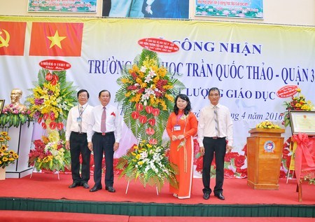 Một số hình ảnh lễ đón nhận giấy chứng nhận kiểm định chất lượng giáo dục năm học 2015 - 2016